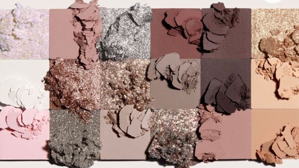 Новая и шикарная Huda Beauty Icy Nude Eyeshadow Palette