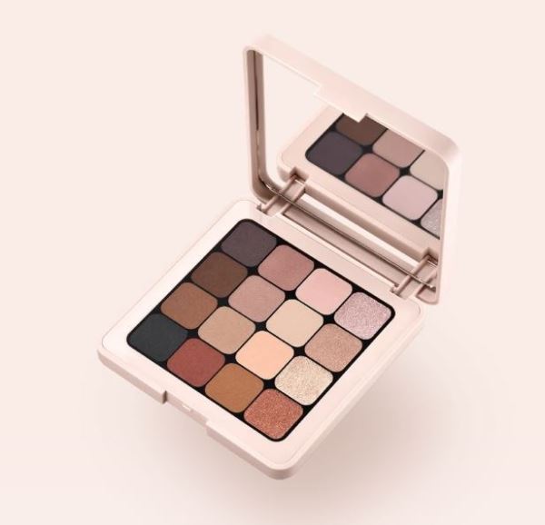 Emma Roberts X KIKO Milano Collection