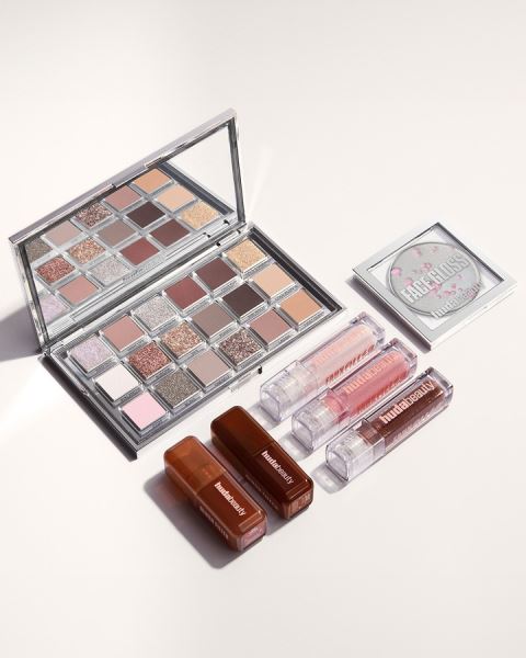 Новая и шикарная Huda Beauty Icy Nude Eyeshadow Palette