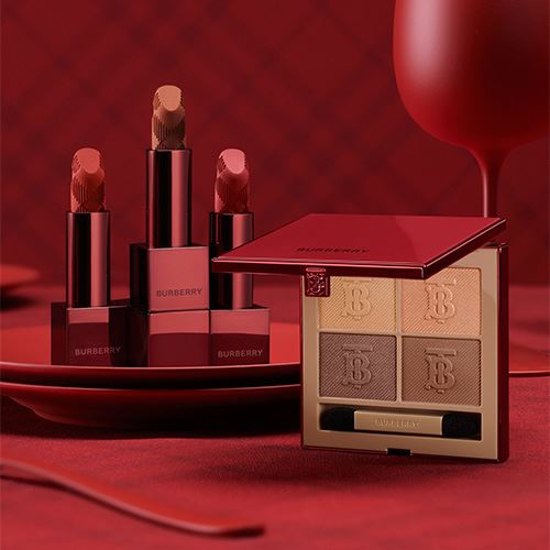 Рождественские мини-коллекции Gucci и Burberry