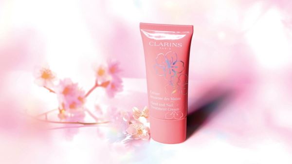 Весенние коллекции от Chantecaille, Valentino Beauty и Clarins