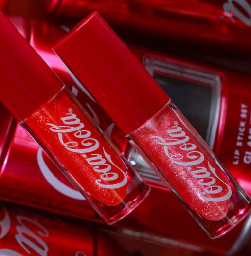 Кола возвращается: новая коллекция Coca-Cola & Glamlite