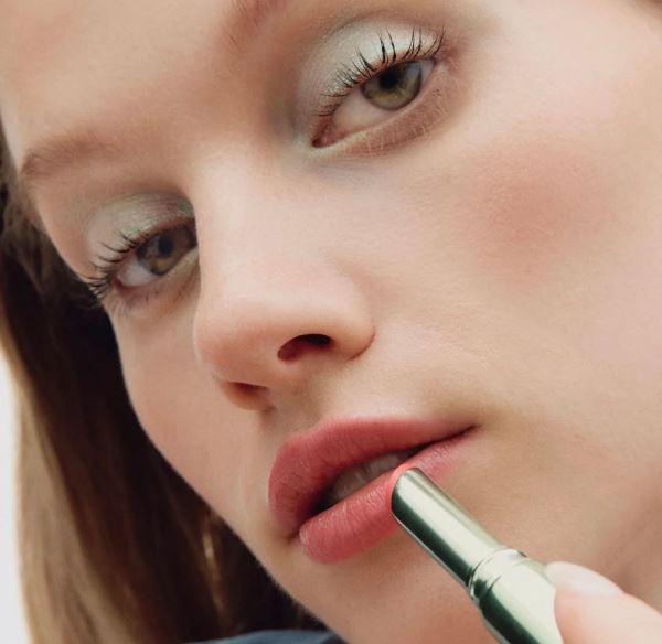 Весенние коллекции от Chantecaille, Valentino Beauty и Clarins