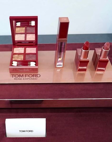Rose Exposed коллекция весны 2025 от Tom Ford