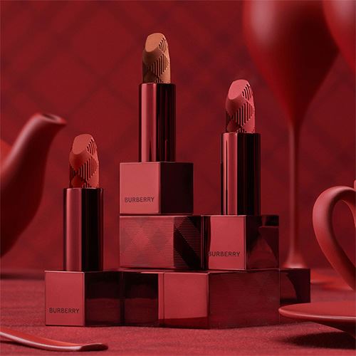 Рождественские мини-коллекции Gucci и Burberry