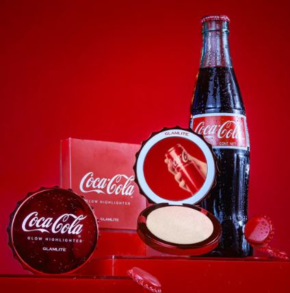 Кола возвращается: новая коллекция Coca-Cola & Glamlite