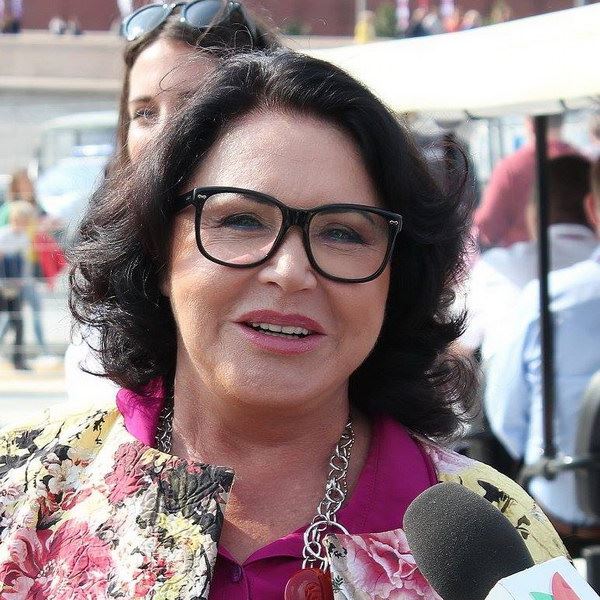 Надежда Бабкина всегда отдыхает в России, потому что за границей не хватает культуры